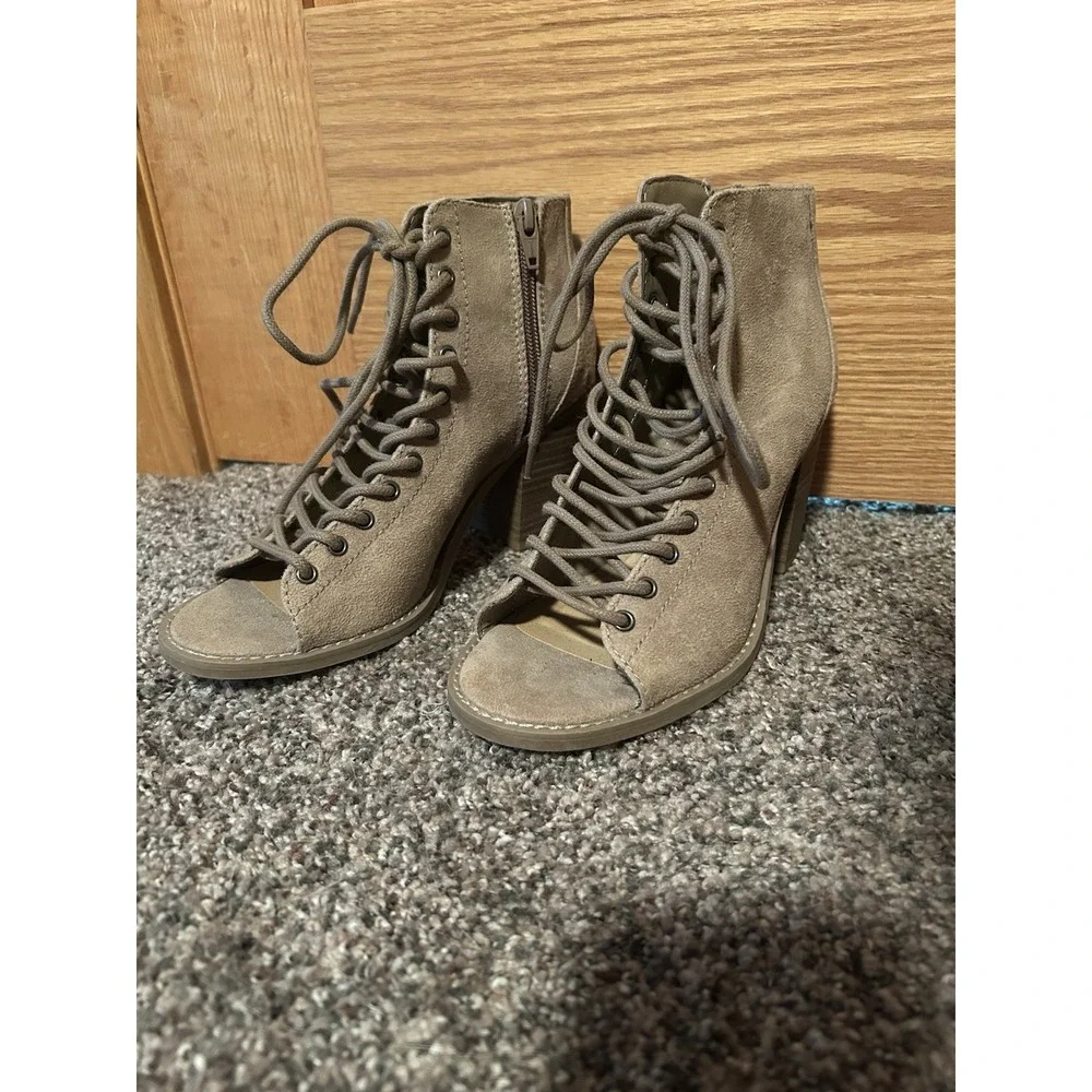 NEW Mossimo Boho Beige Open Toe Lace Up‎ Suede Chunky Heel Ankle Booties 6.5